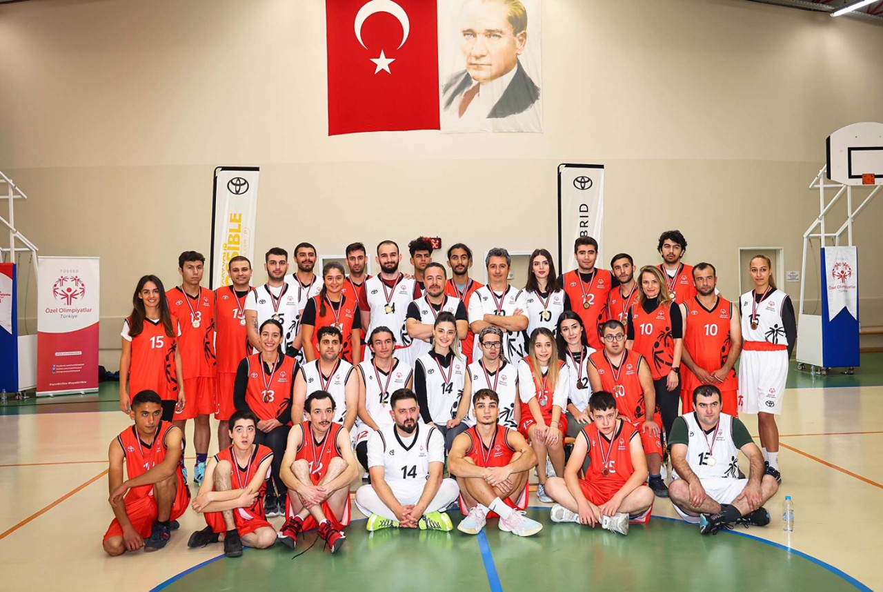 Türkiye Özel Olimpiyatlar Karma Basketbol Takımları ve Toyota Çalışanları